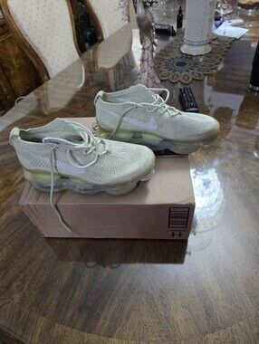 Nike Scorpion Light Olive Knit Athletic Sneakers - Air Bubble Sole